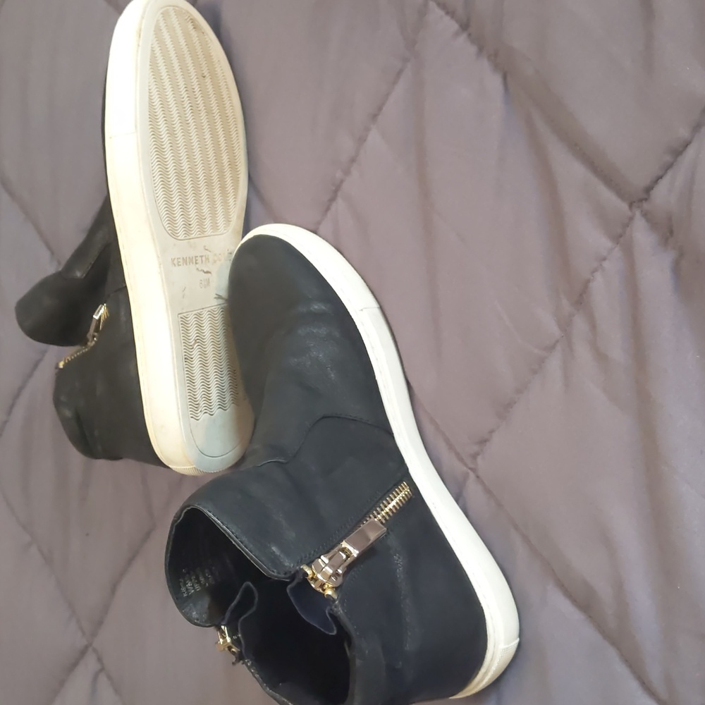 Kenneth Cole New York Black High-Top Sneakers with White Soles